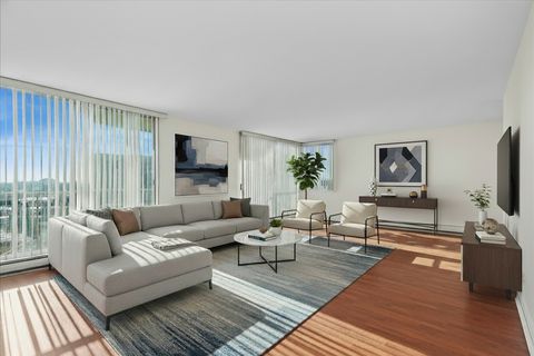 Tiny photo for 40 N Tower Road #8F, Oak Brook, IL 60523 (MLS # 12585112)