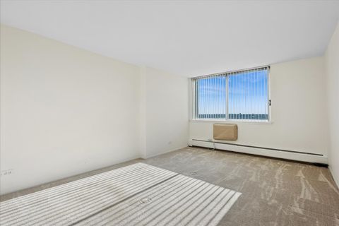 Tiny photo for 40 N Tower Road #8F, Oak Brook, IL 60523 (MLS # 12585112)