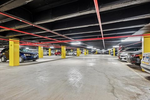 Tiny photo for 40 N Tower Road #8F, Oak Brook, IL 60523 (MLS # 12585112)