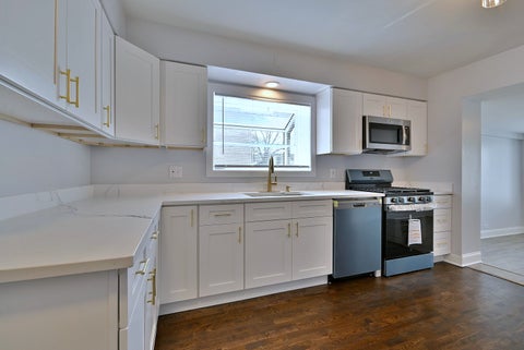 Tiny photo for 7142 N Keating Avenue, Lincolnwood, IL 60712 (MLS # 12746903)