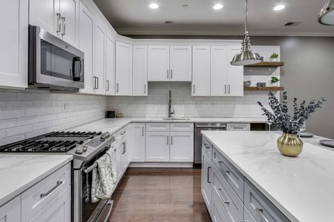 Tiny photo for 2811 N Bell Avenue #107, Chicago, IL 60618 (MLS # 12533376)