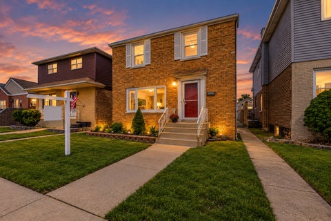 Photo of 5227 S Neenah Avenue, Chicago, IL 60638 (MLS # 12774500)