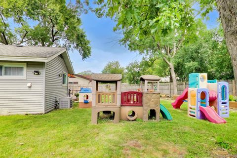 Tiny photo for 502 Shadywood Lane, Elk Grove Village, IL 60007 (MLS # 12713253)