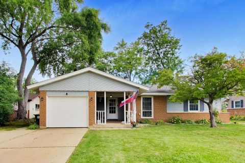 Photo of 502 Shadywood Lane, Elk Grove Village, IL 60007 (MLS # 12713253)