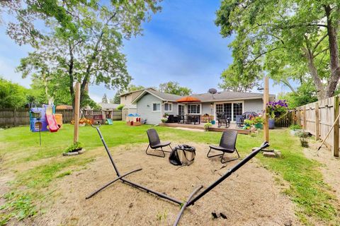 Tiny photo for 502 Shadywood Lane, Elk Grove Village, IL 60007 (MLS # 12713253)