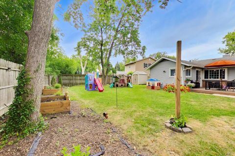 Tiny photo for 502 Shadywood Lane, Elk Grove Village, IL 60007 (MLS # 12713253)