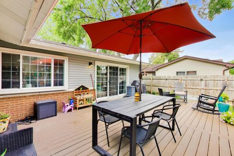 Tiny photo for 502 Shadywood Lane, Elk Grove Village, IL 60007 (MLS # 12713253)