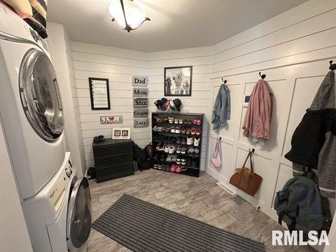 Tiny photo for 1144 BROOKVIEW Drive, De Witt, IA 52742 (MLS # QC4264339)