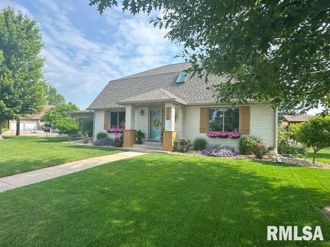 Tiny photo for 1144 BROOKVIEW Drive, De Witt, IA 52742 (MLS # QC4264339)