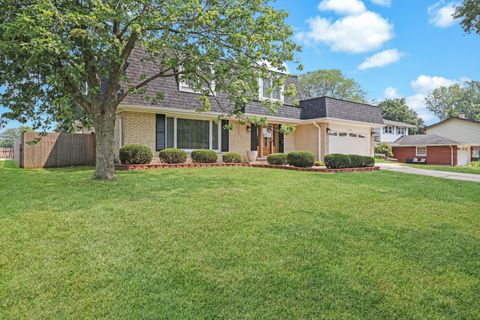 Tiny photo for 7209 Grant Street, Darien, IL 60561 (MLS # 12438273)