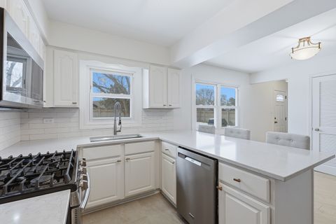 Tiny photo for 7209 Grant Street, Darien, IL 60561 (MLS # 12438273)