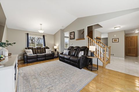 Tiny photo for 517 Danbury Drive, Carol Stream, IL 60188 (MLS # 12563498)