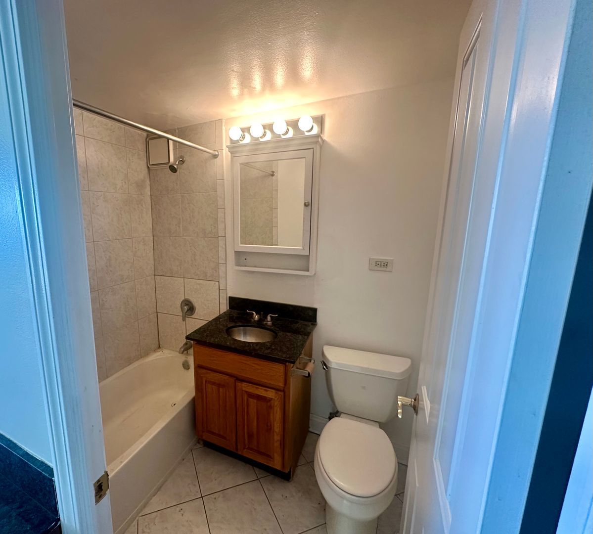 4180 N Marine Drive 1406