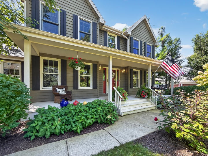 Photo 1 of 53 — 10303 E Hickory Ridge Drive, Rochelle, IL 61068