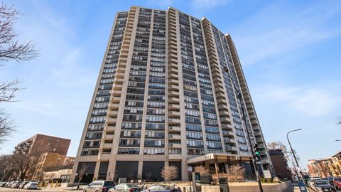 Photo of 3930 N Pine Grove Avenue #903, Chicago, IL 60613 (MLS # 12631388)