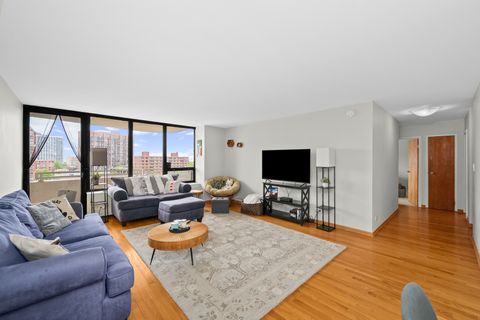 Tiny photo for 3930 N Pine Grove Avenue #903, Chicago, IL 60613 (MLS # 12631388)