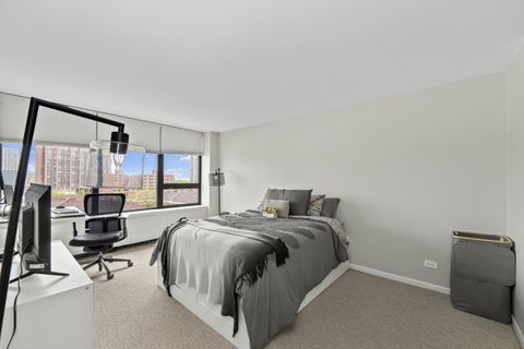 Tiny photo for 3930 N Pine Grove Avenue #903, Chicago, IL 60613 (MLS # 12631388)