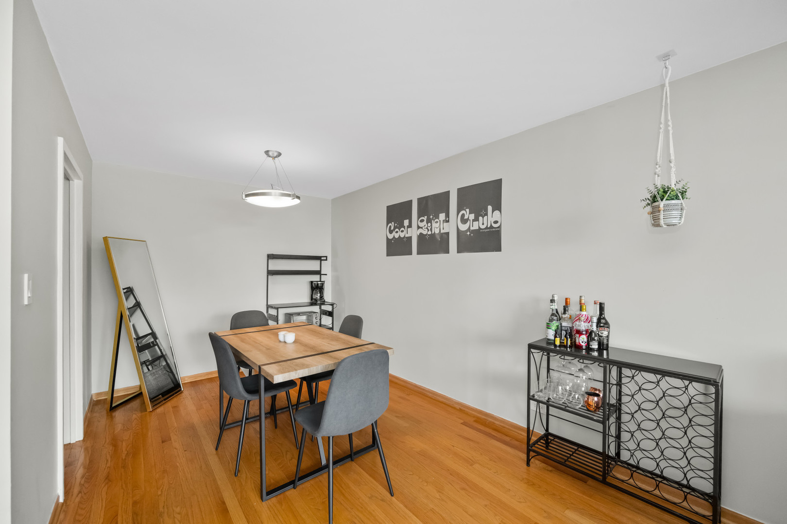 3930 N Pine Grove Avenue 903