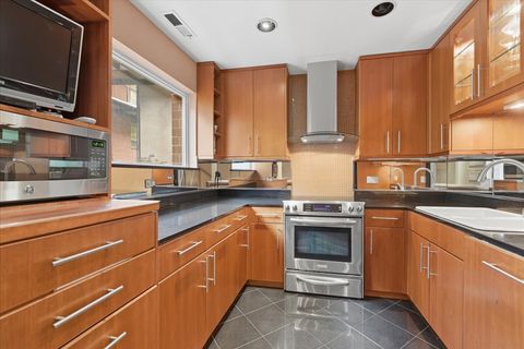 Tiny photo for 5400 S Hyde Park Boulevard #1c, Chicago, IL 60615 (MLS # 12664629)