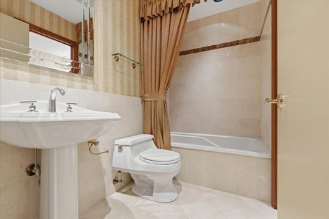 Tiny photo for 5400 S Hyde Park Boulevard #1c, Chicago, IL 60615 (MLS # 12664629)