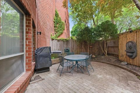 Tiny photo for 5400 S Hyde Park Boulevard #1c, Chicago, IL 60615 (MLS # 12664629)