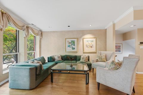 Tiny photo for 5400 S Hyde Park Boulevard #1c, Chicago, IL 60615 (MLS # 12664629)