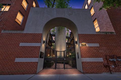 Tiny photo for 5400 S Hyde Park Boulevard #1c, Chicago, IL 60615 (MLS # 12664629)