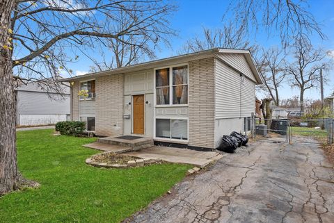Tiny photo for 350 E Tulip Drive, Glenwood, IL 60425 (MLS # 12522503)