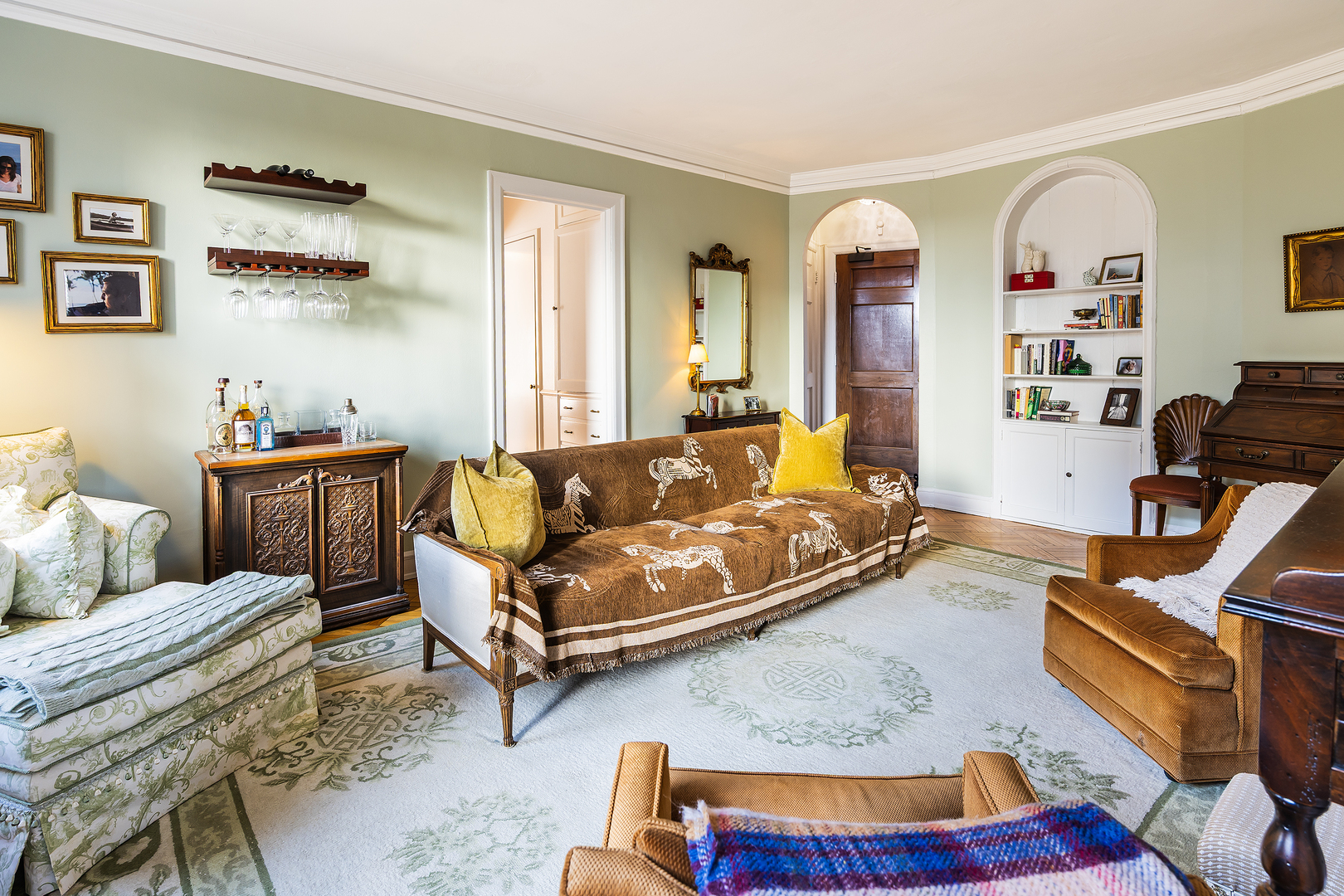 2000 N Lincoln Park West 414