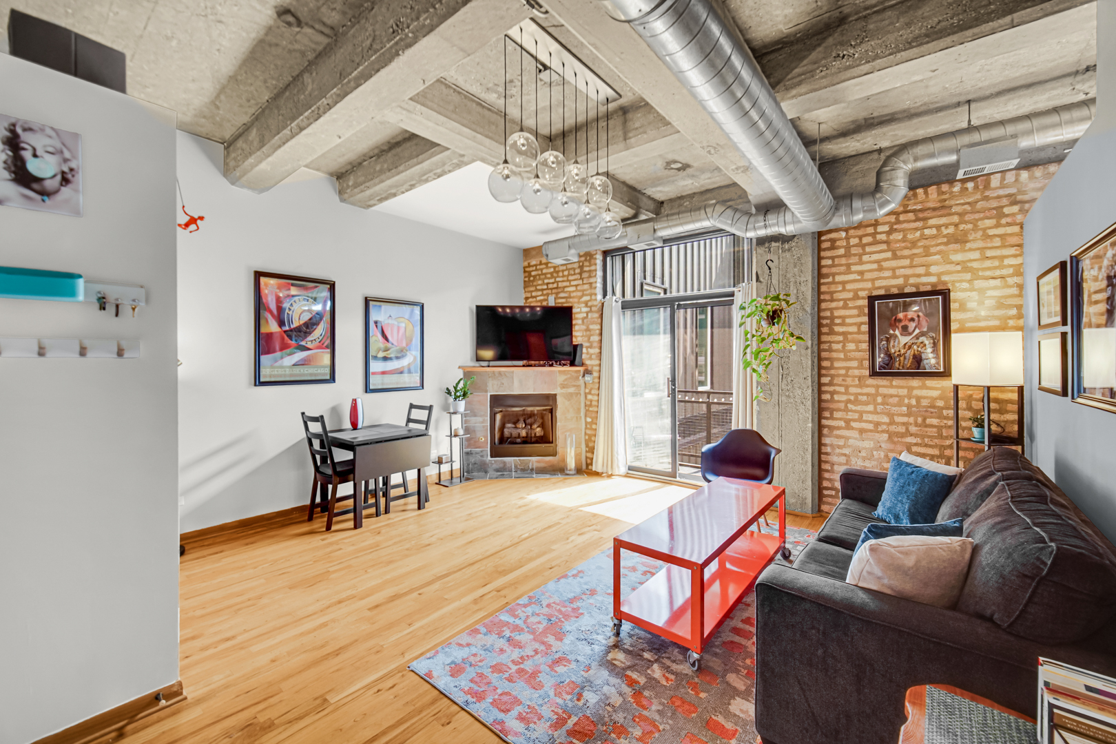 6135 N Broadway Street 303