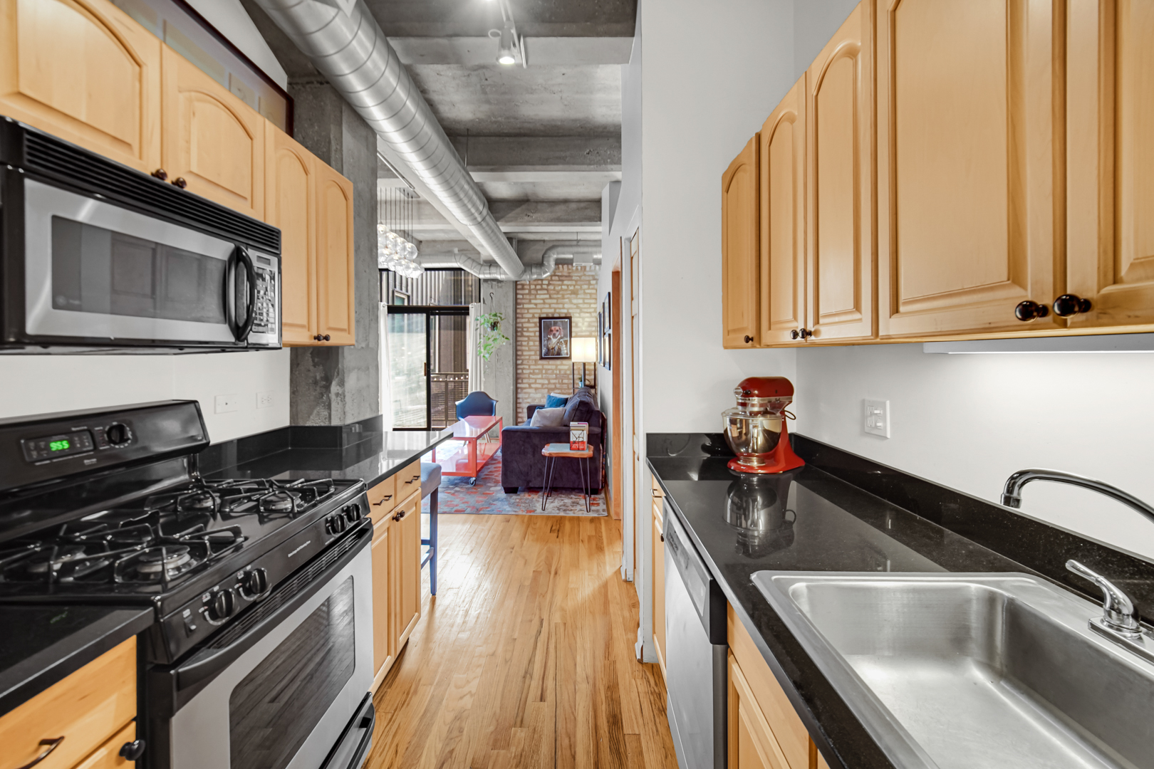6135 N Broadway Street 303