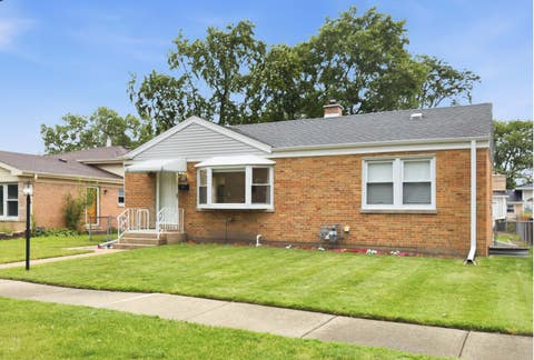 Photo of 8022 Central Avenue, Morton Grove, IL 60053 (MLS # 12667028)