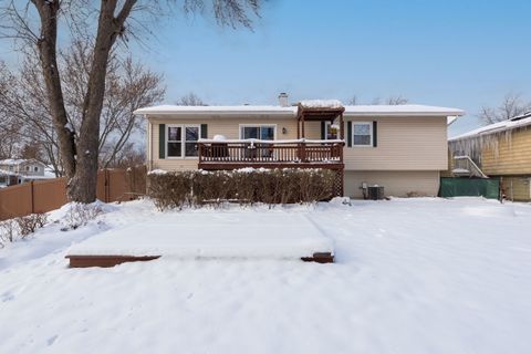 Tiny photo for 795 Plymouth Road, Hoffman Estates, IL 60192 (MLS # 12526221)