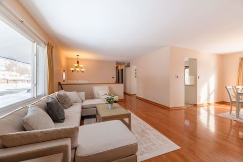 Tiny photo for 795 Plymouth Road, Hoffman Estates, IL 60192 (MLS # 12526221)