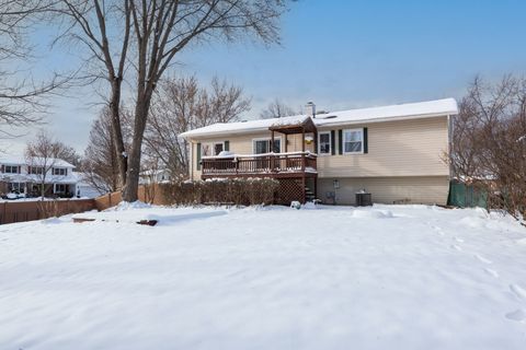 Tiny photo for 795 Plymouth Road, Hoffman Estates, IL 60192 (MLS # 12526221)