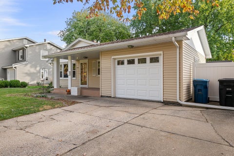 Tiny photo for 4512 25th Avenue, Rock Island, IL 61201 (MLS # 12794970)