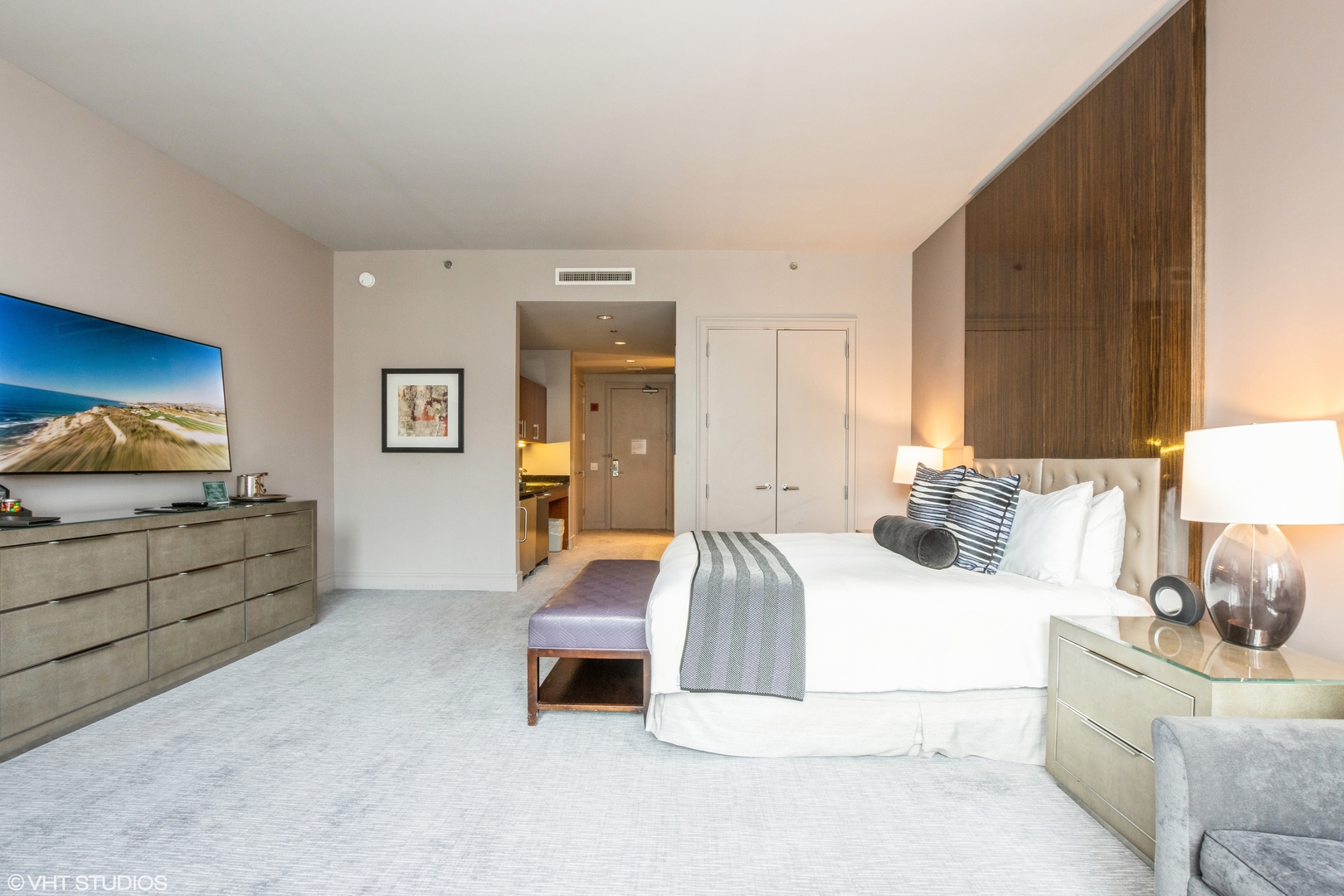 401 N wabash Avenue 2534