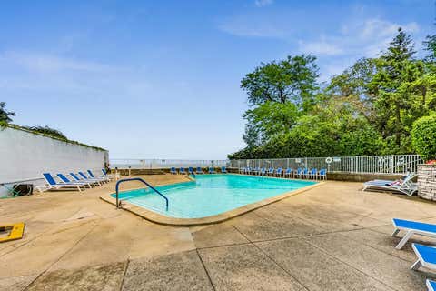 Tiny photo for 1616 Sheridan Road #6D, Wilmette, IL 60091 (MLS # 12716871)