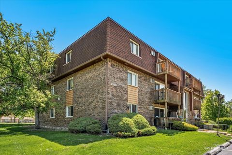 Tiny photo for 19360 Wolf Road #9, Mokena, IL 60448 (MLS # 12672489)