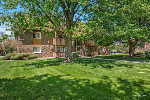 Tiny photo for 19360 Wolf Road #9, Mokena, IL 60448 (MLS # 12672489)