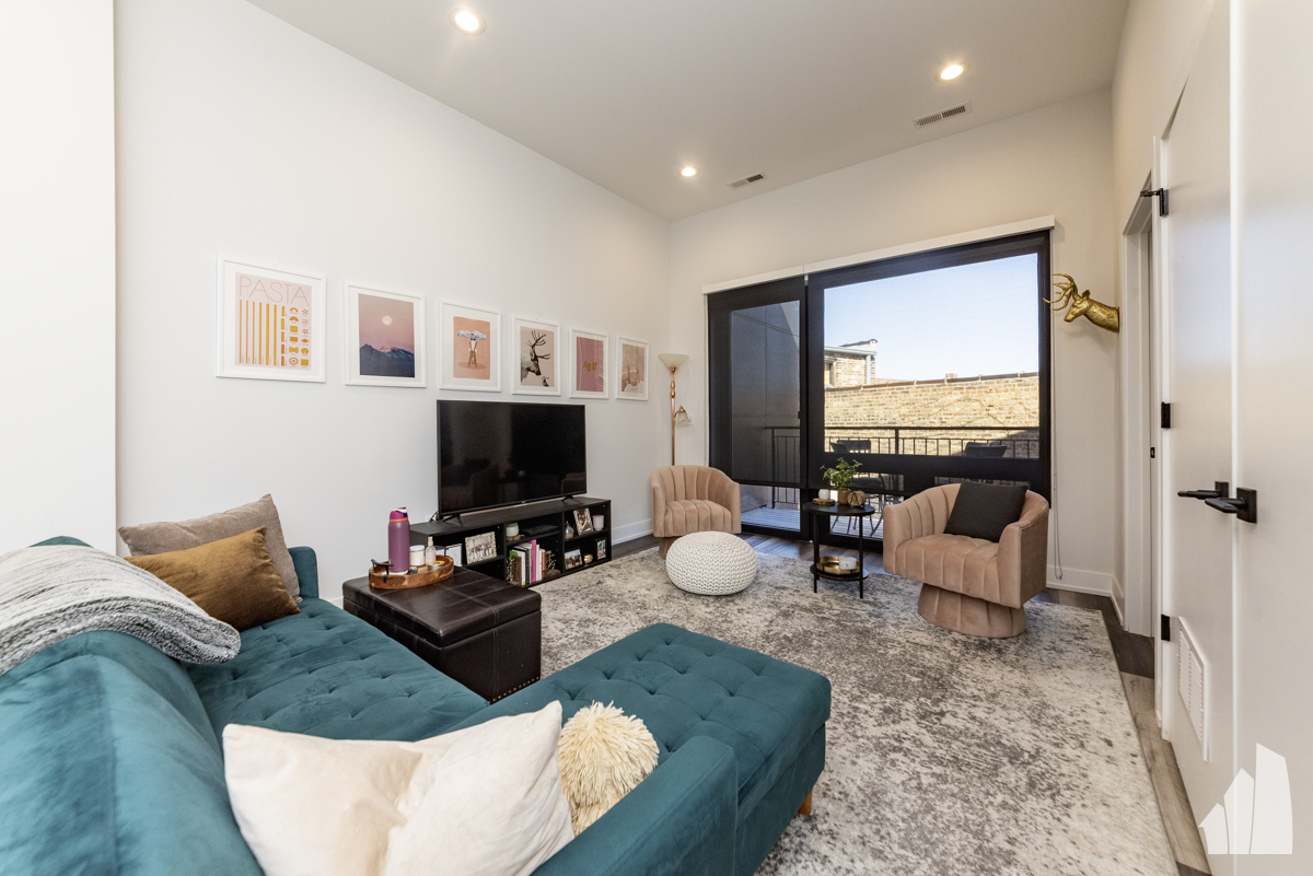 2317 N Clark Street 408