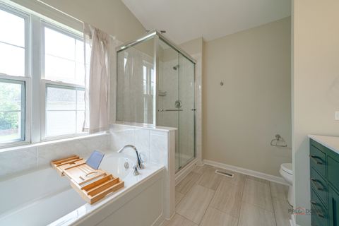 Tiny photo for 352 Fairfax Lane, Grayslake, IL 60030 (MLS # 12642989)