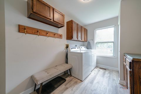 Tiny photo for 352 Fairfax Lane, Grayslake, IL 60030 (MLS # 12642989)