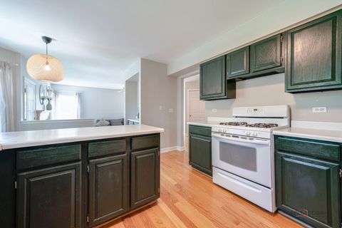 Tiny photo for 352 Fairfax Lane, Grayslake, IL 60030 (MLS # 12642989)