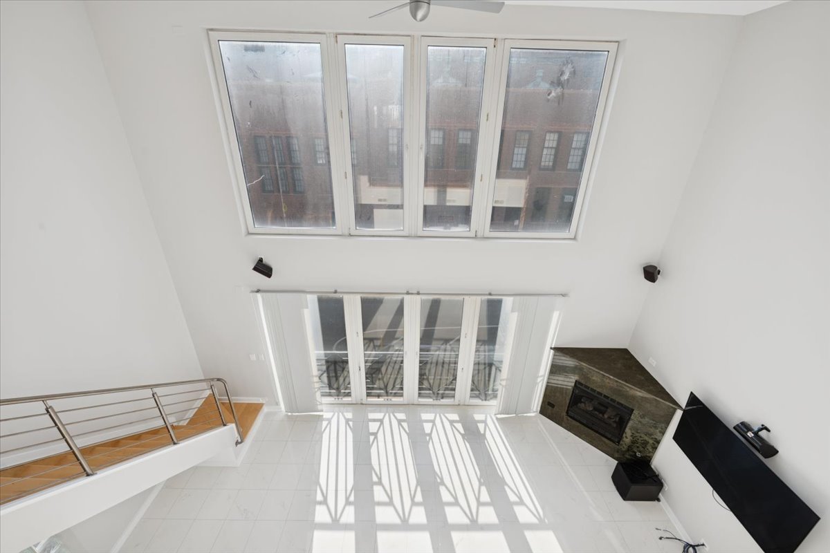 1614 W Augusta Boulevard 3