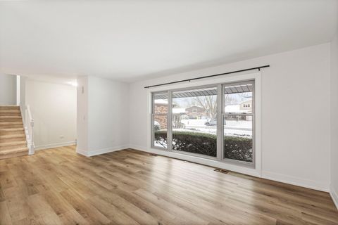 Tiny photo for 2643 N Prindle Avenue, Arlington Heights, IL 60004 (MLS # 12544373)