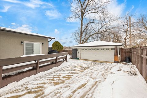 Tiny photo for 586 N 7th Avenue, Des Plaines, IL 60016 (MLS # 12555253)