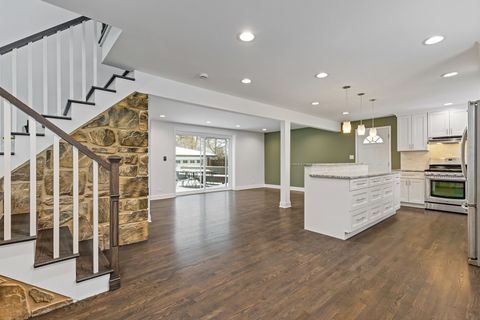 Tiny photo for 586 N 7th Avenue, Des Plaines, IL 60016 (MLS # 12555253)