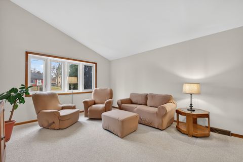 Tiny photo for 435 N Central Avenue, Wood Dale, IL 60191 (MLS # 12572865)