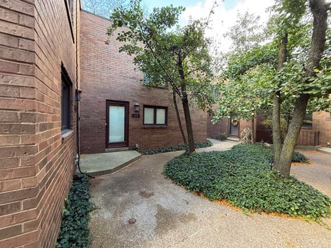 Tiny photo for 1615 N Vine Street, Chicago, IL 60614 (MLS # 12503994)